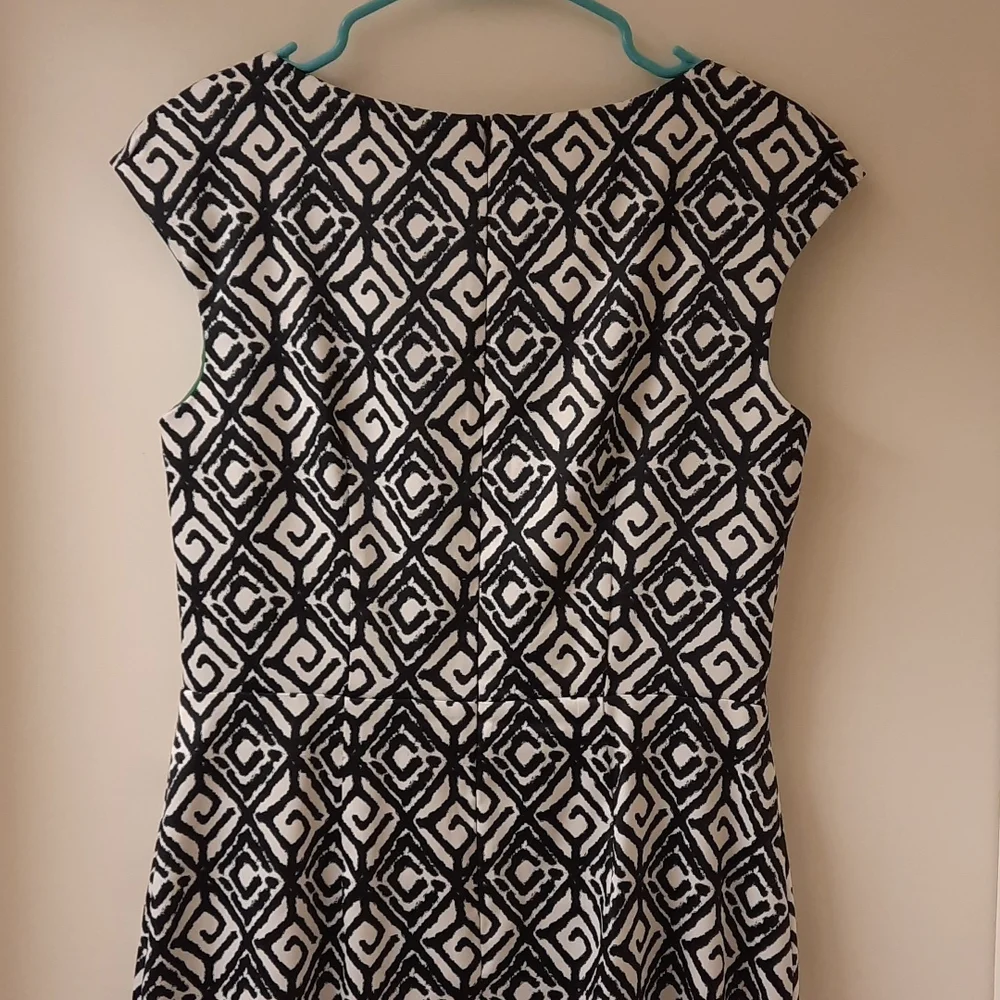 NWOT, Dress Barn Black and White Print Dress - Picture 7 of 11